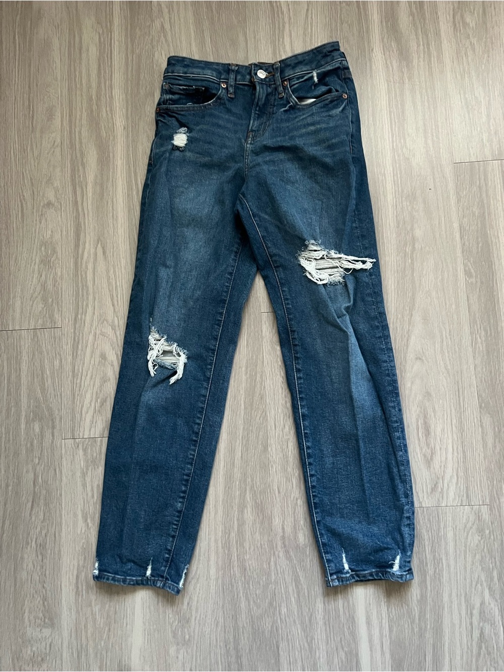 Express Boyfriend Jeans Women’s 00 Dark Wash Distressed Mid Rise